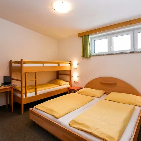 Jugendhotel Gruber *