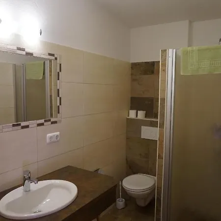 여관 Jugendhotel Gruber *
