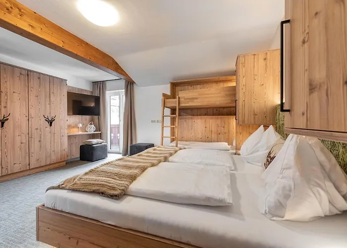 Jugendhotel Gruber イン グロースアルル