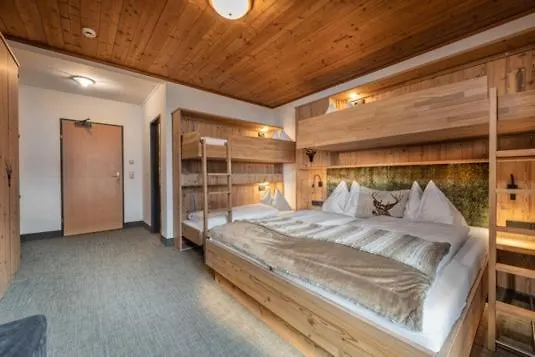 Jugendhotel Gruber * グロースアルル